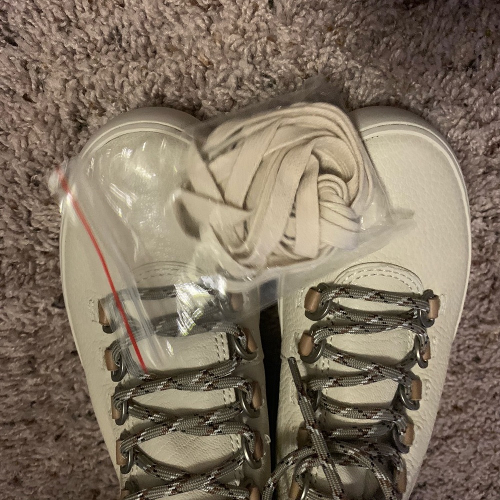 Frye - Picture 5 of 5